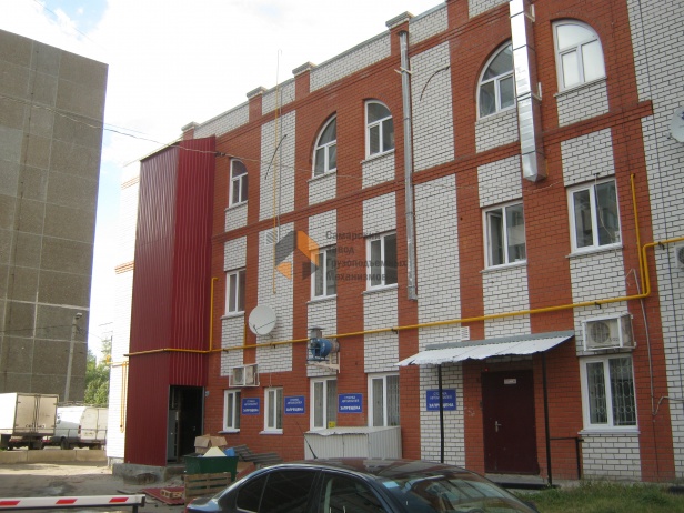 Шахтный подъемник снаружи здания Ульяновск (ИП Осадченко)