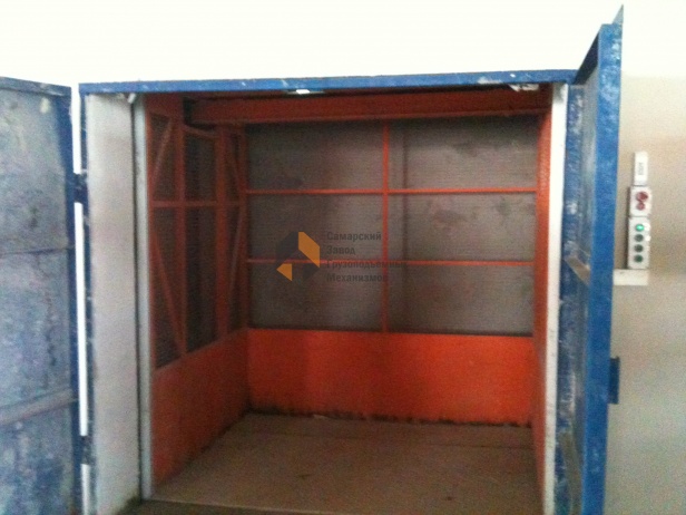 Шахтный подъемник внутри здания Самара